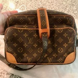 Authentic Louis Vuitton Nile crossbody bag